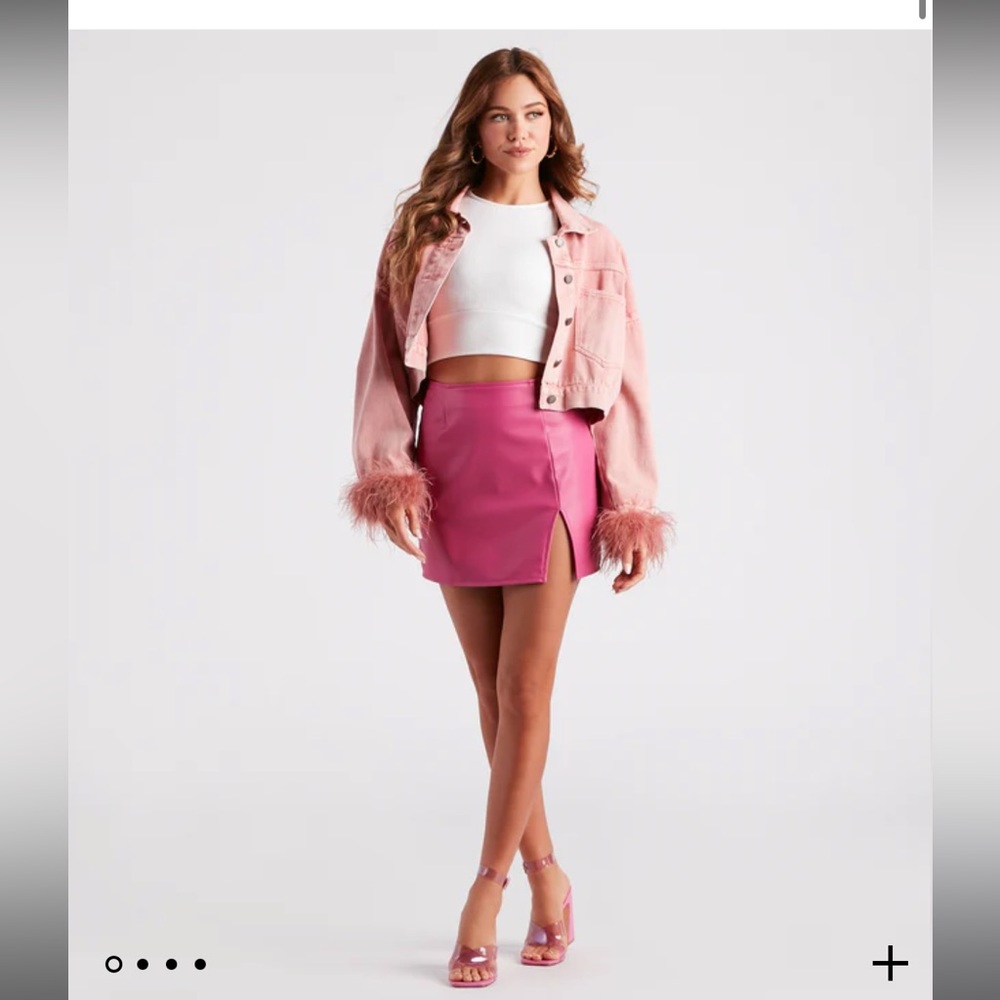 Faux leather pink mini skirt